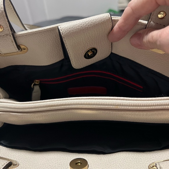 Tommy Hilfiger bag - Picture 2 of 2